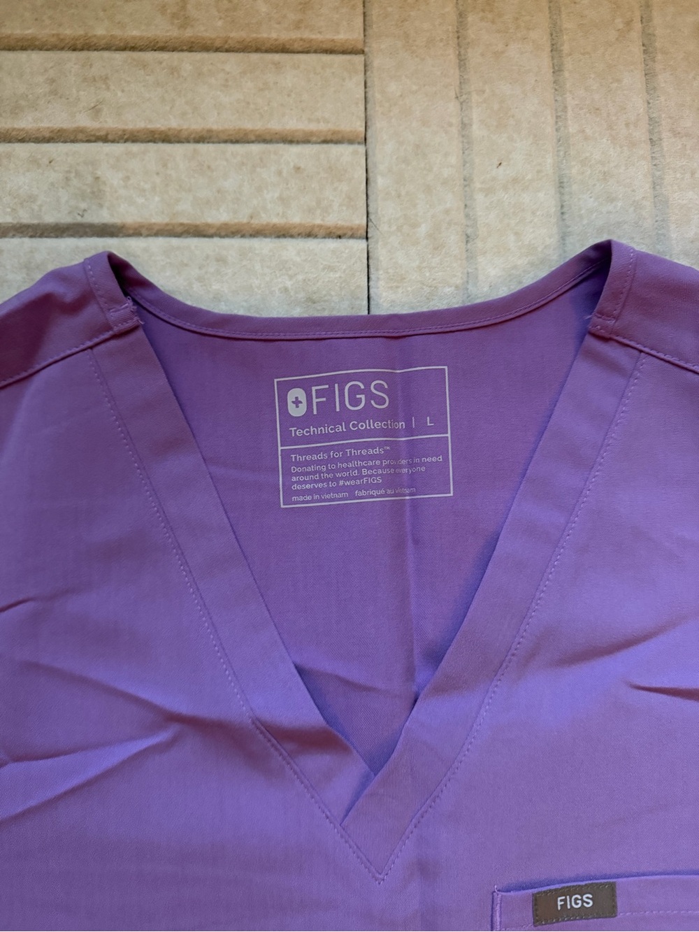 Figs Lilac Dawn Catarina Top (Size L) + Yola Skinny Scrub Pants 2.0 (Size M) - Picture 3 of 7